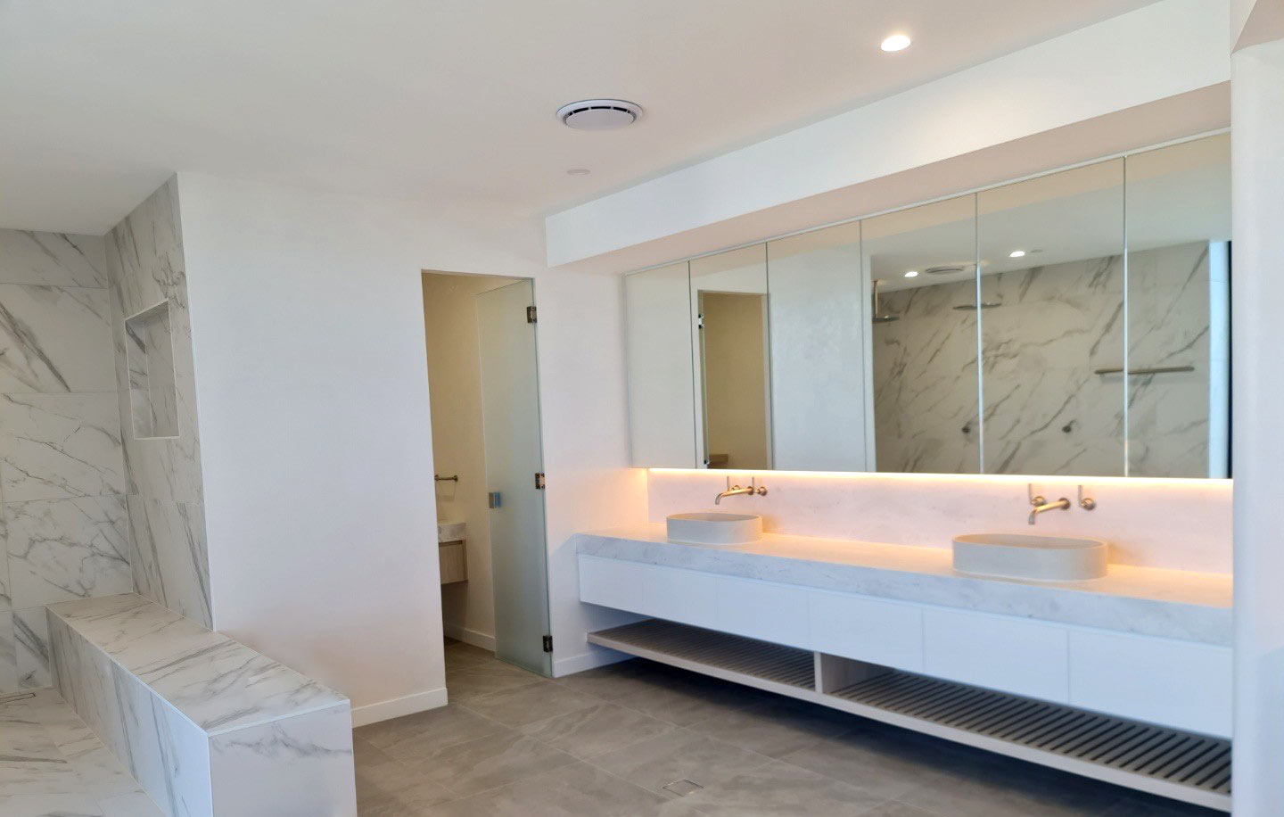 White – Penthouse Suite